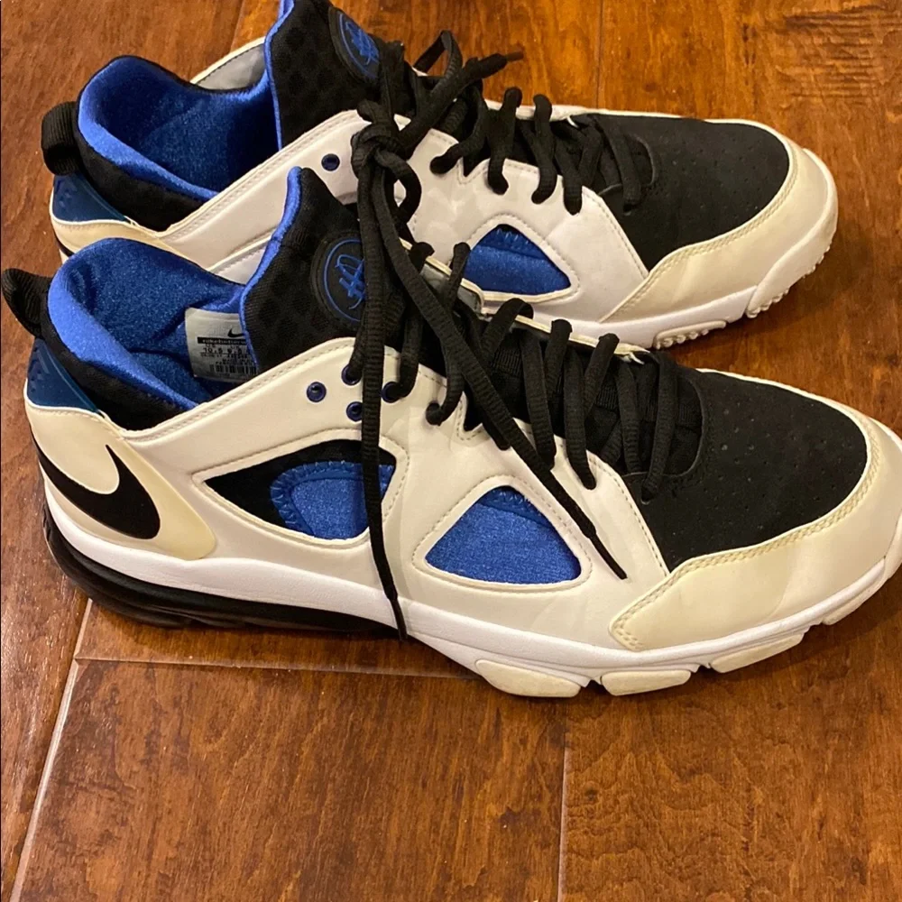 Nike stylish white