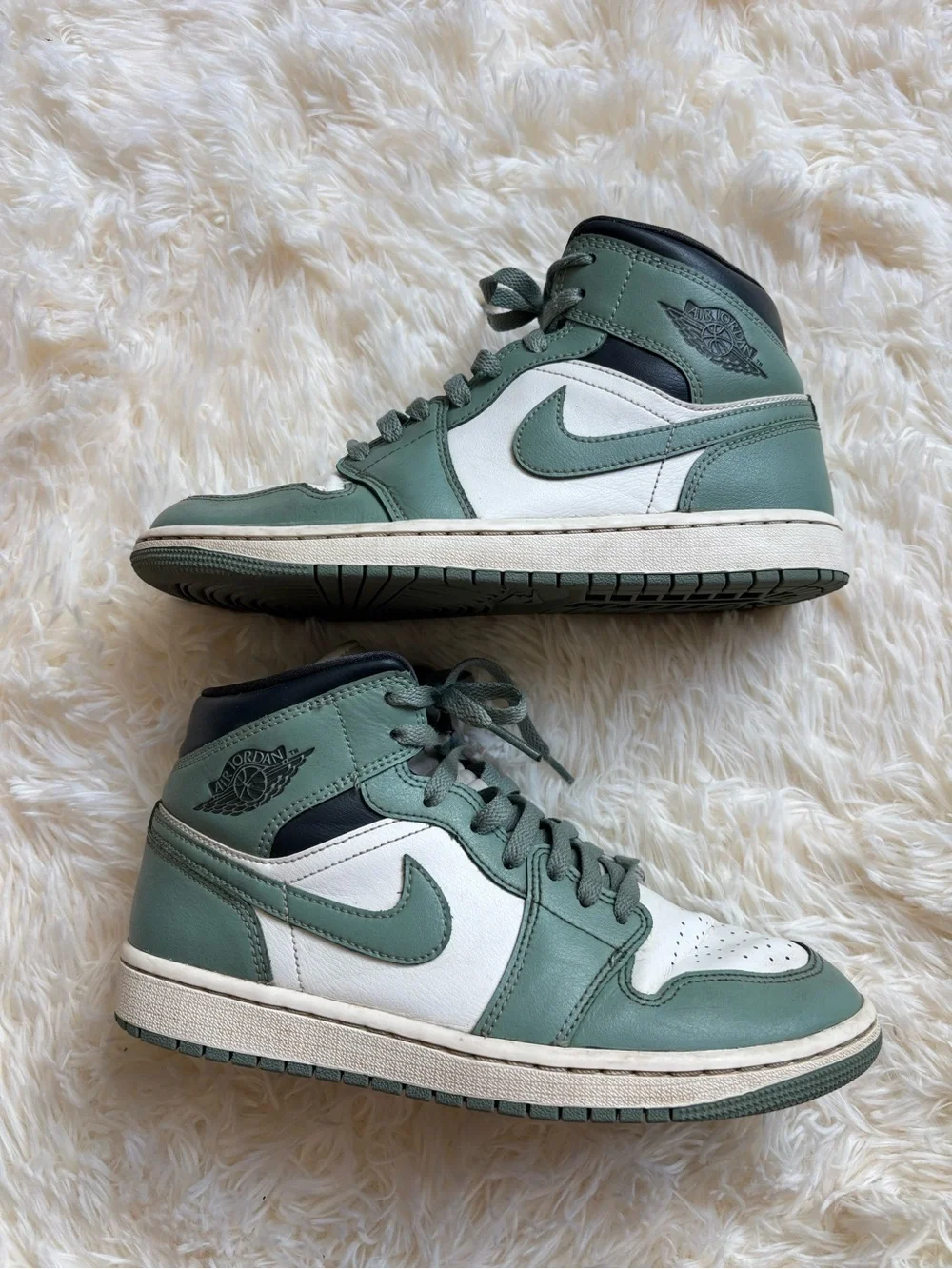 Air Jordan 1 Mid Jade Smoke Womens Sz 9 Sail Green Sneakers