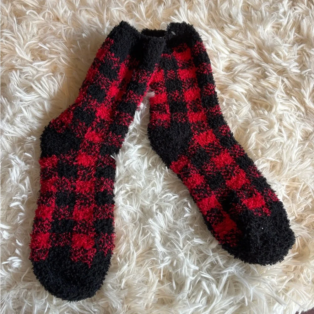 Brand new black and red cabin check fuzzy socks One size