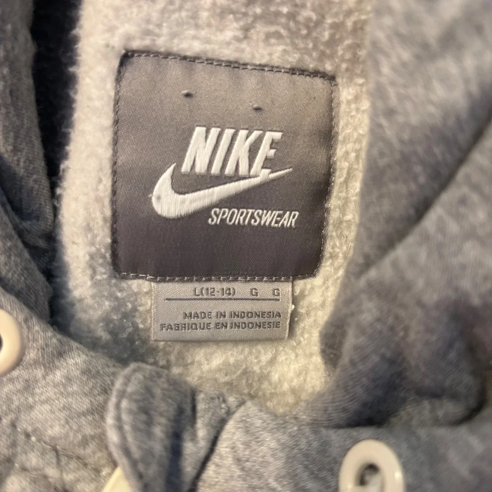 Nike sportswear boys