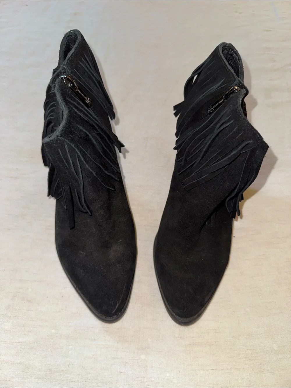 Jessica Simpson chic black