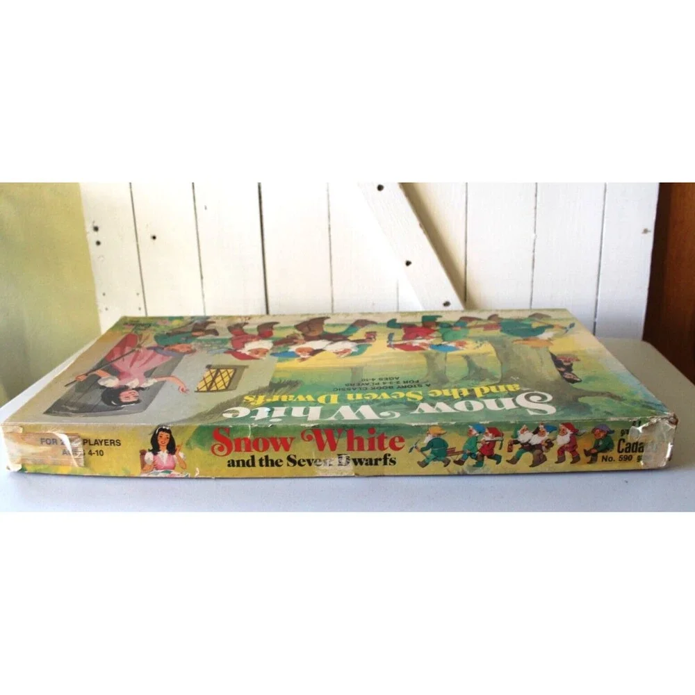 Vintage Snow White and the Seven Dwarfs Board Game Cadaco 1977 No. 590