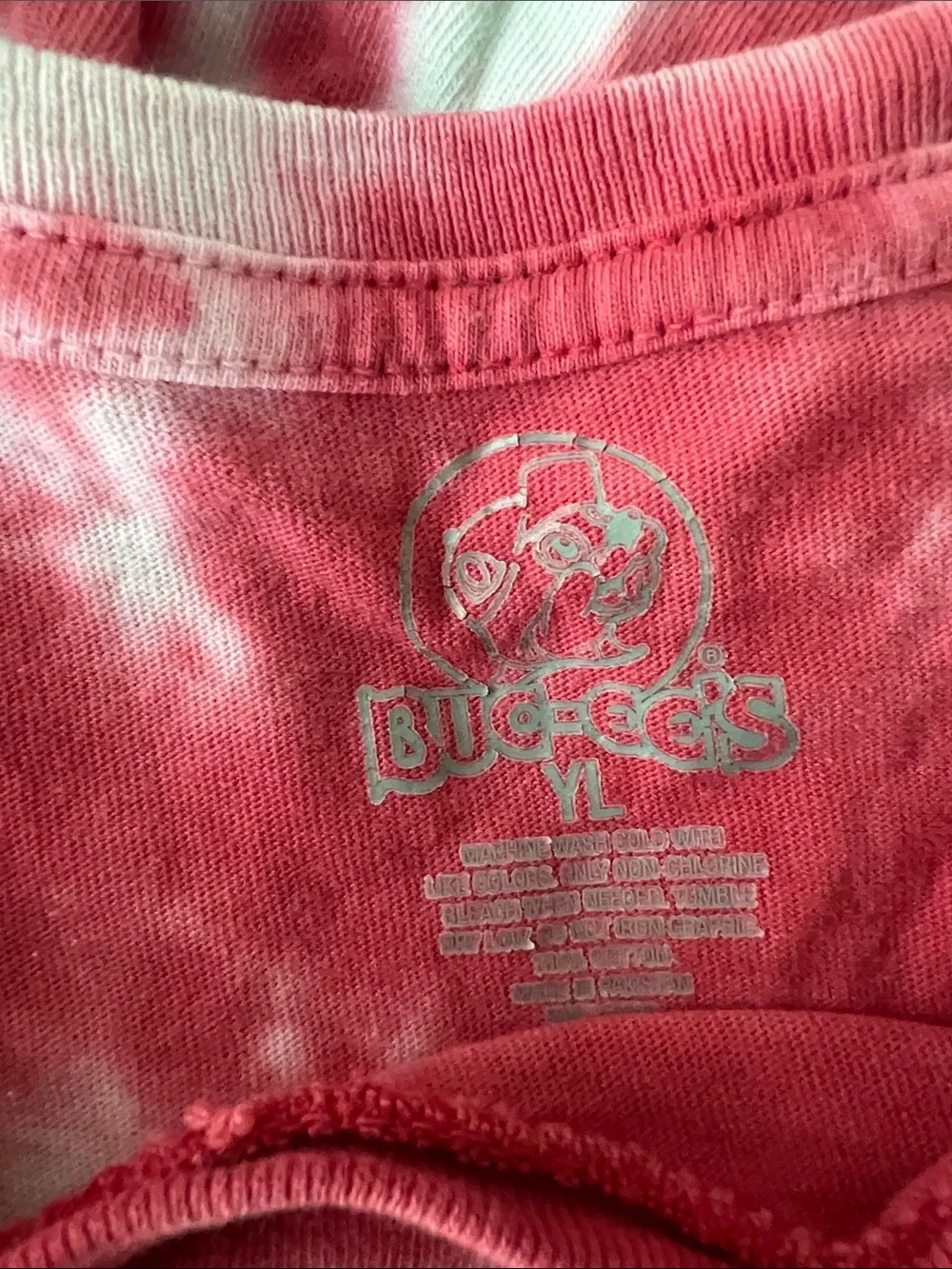 Buc-ee’s Youth large logo tie dye holiday long sleeve t shirt