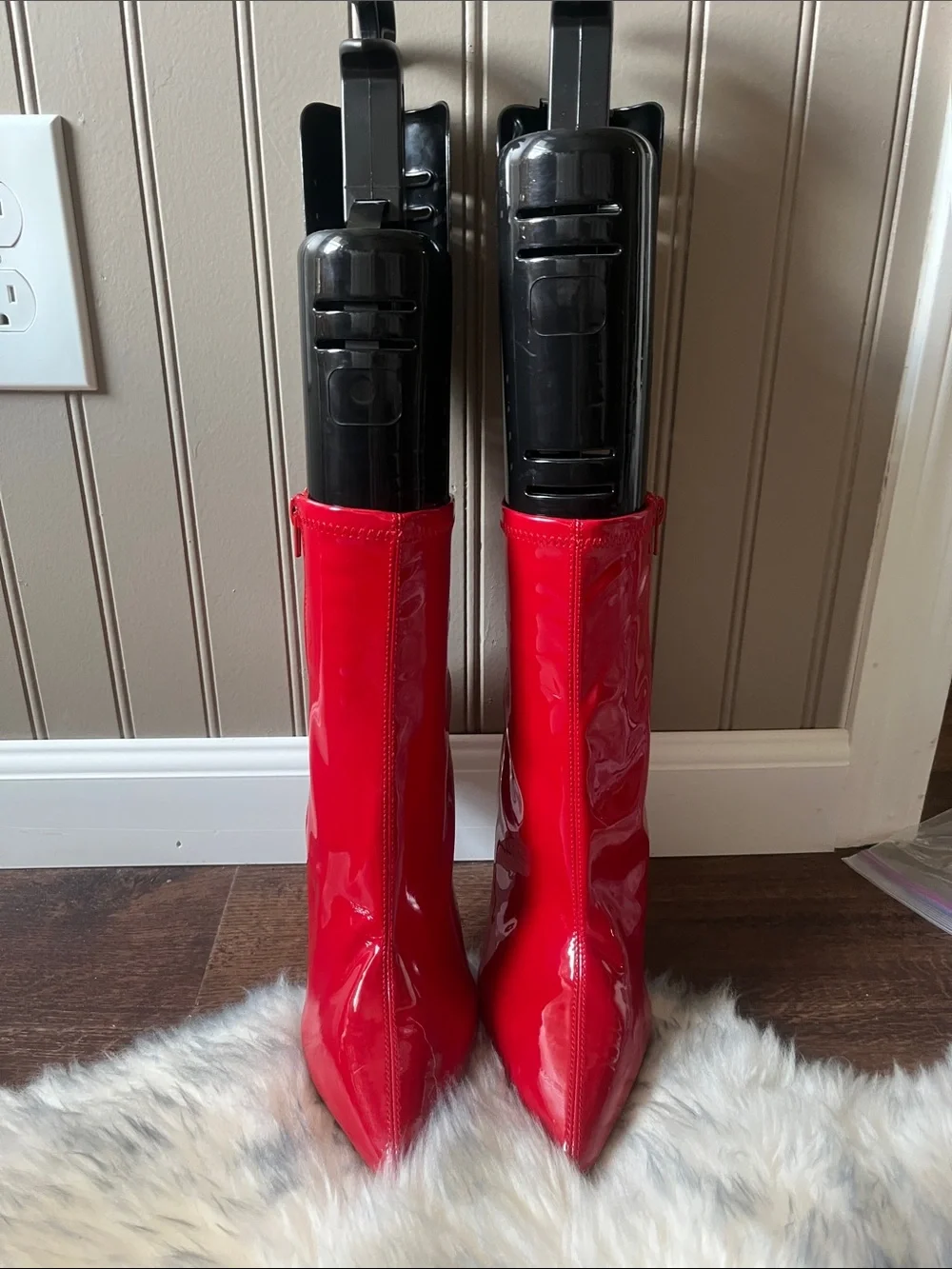 NEW STUNNING Steve Madden Red Patent Pointed Ankle Booties