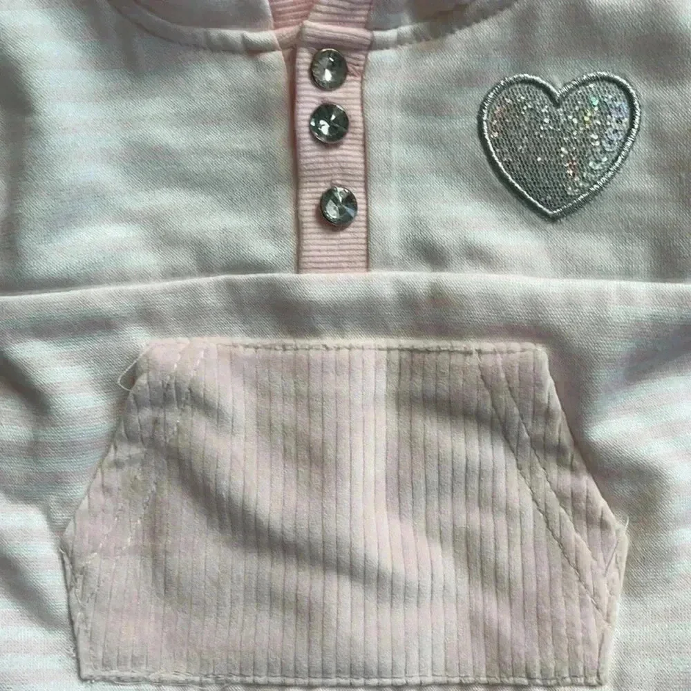 Nannette detailed contrasting