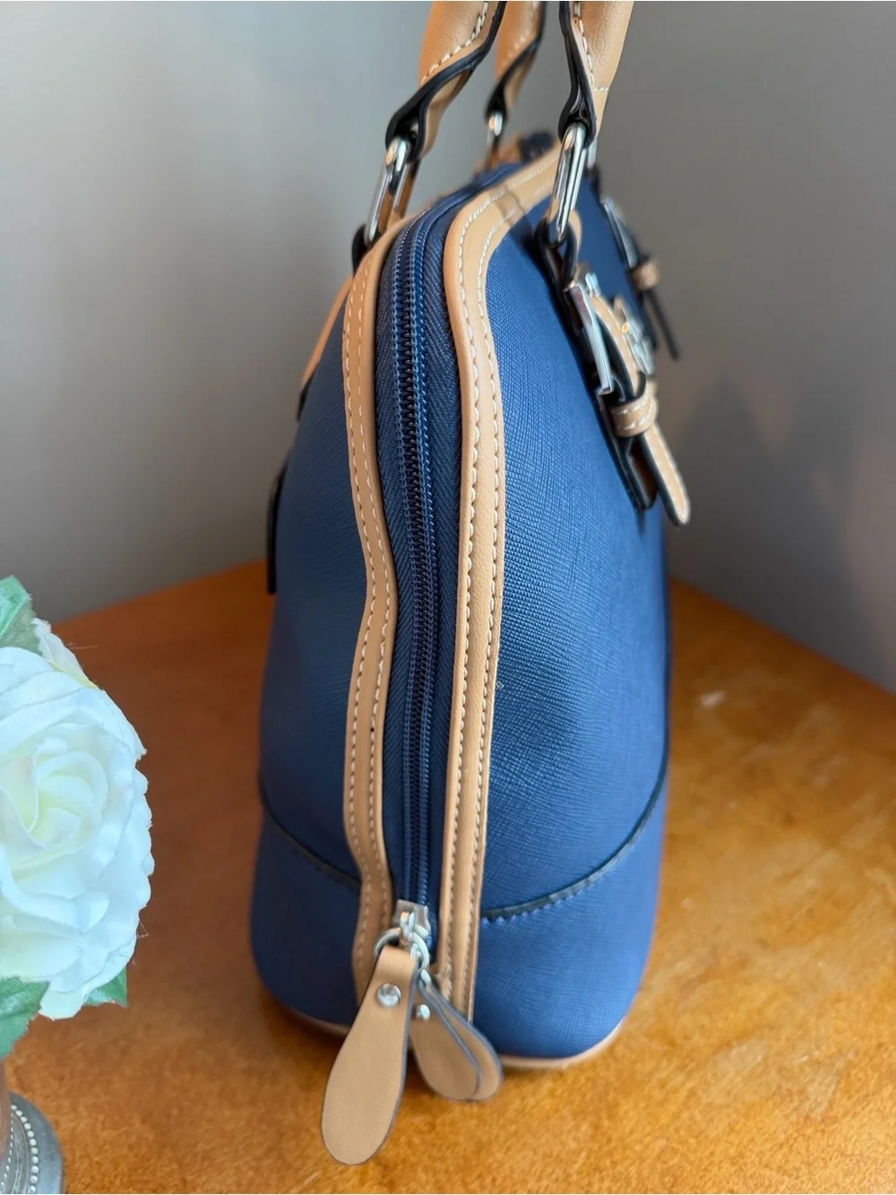 Giani Bernini structured navy