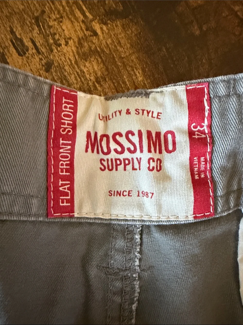 Mossimo Supply Co. Men's Gray Flat Front Cotton Shorts size 34”