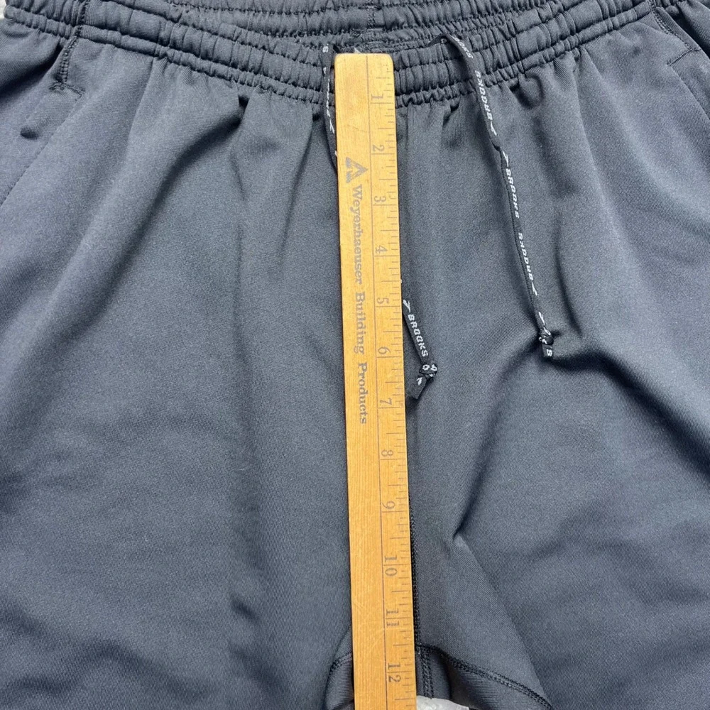 Brooks slight stretch