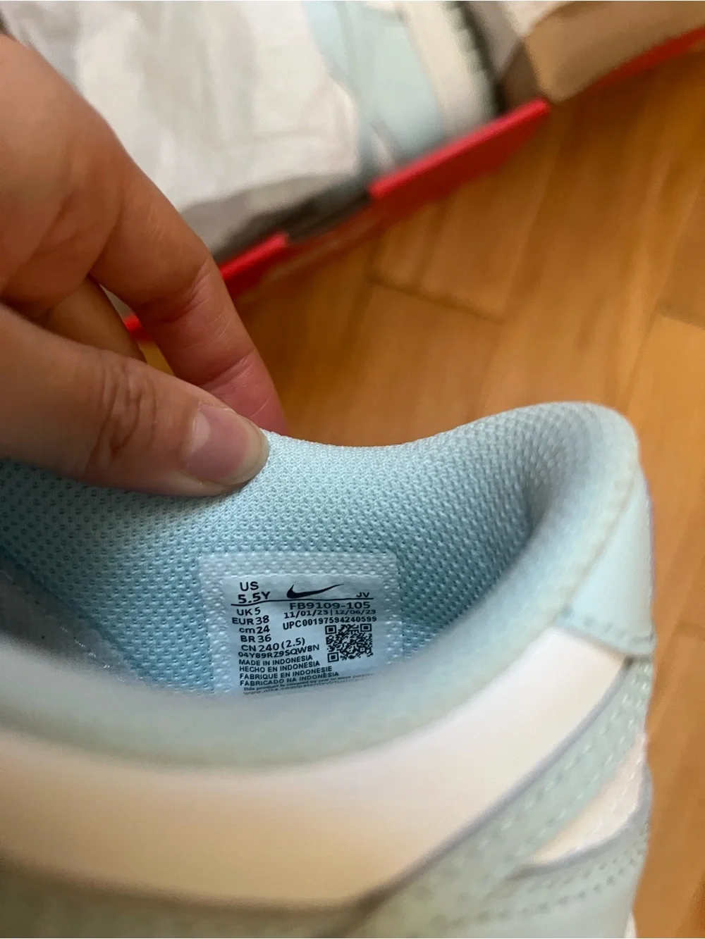 Nike light color