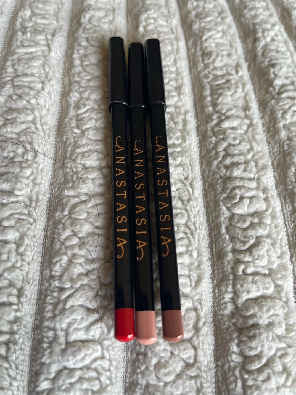 Anastasia three lip