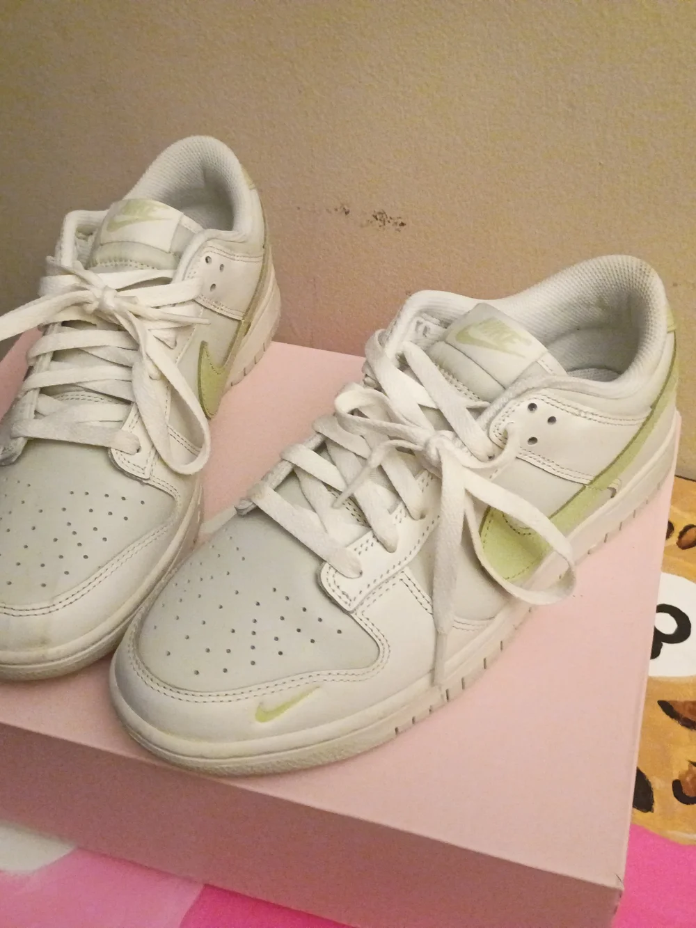 Nike Wmns Dunk Low 'Phantom Olive Aura'