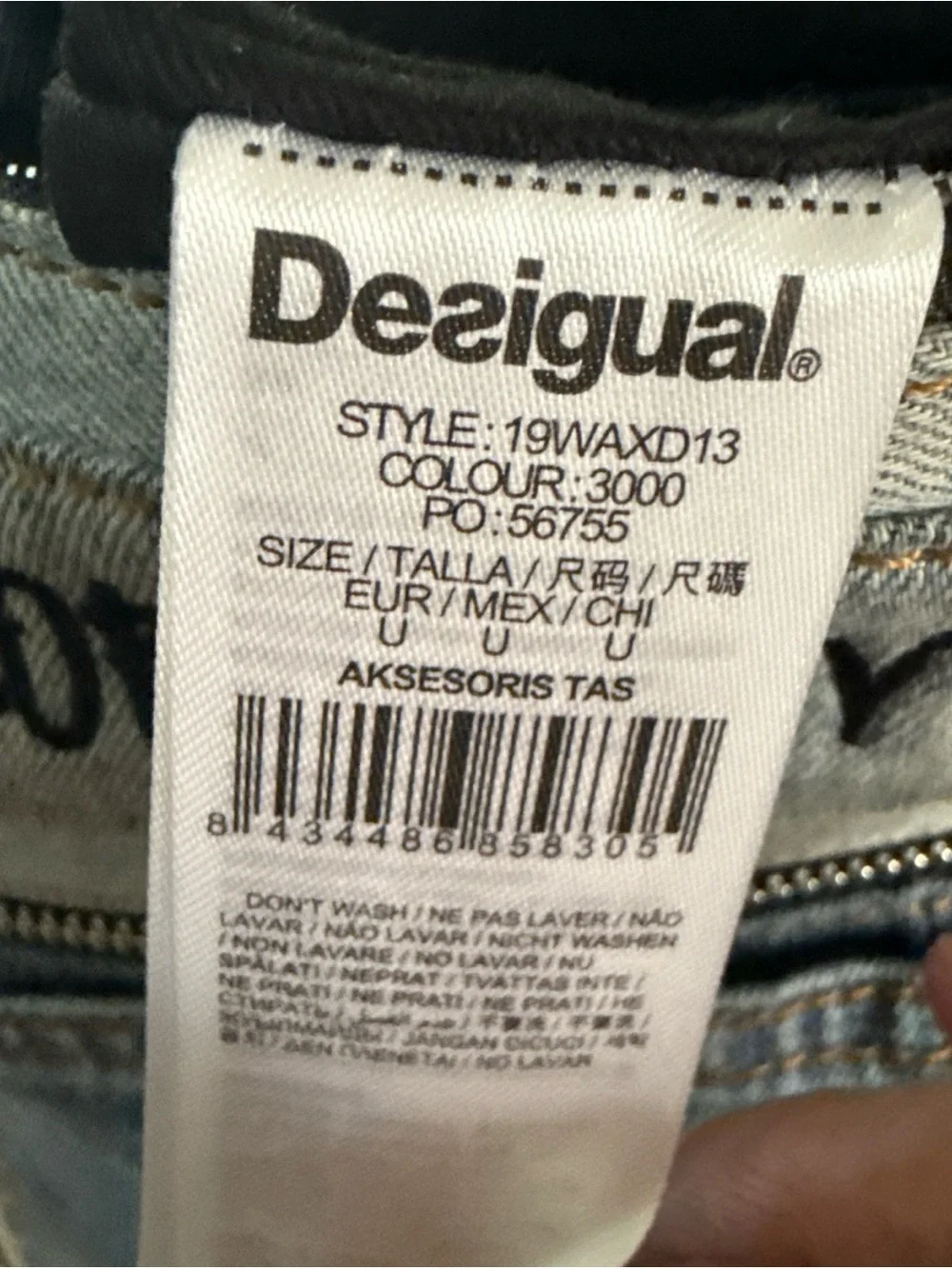 Desigual questions leave