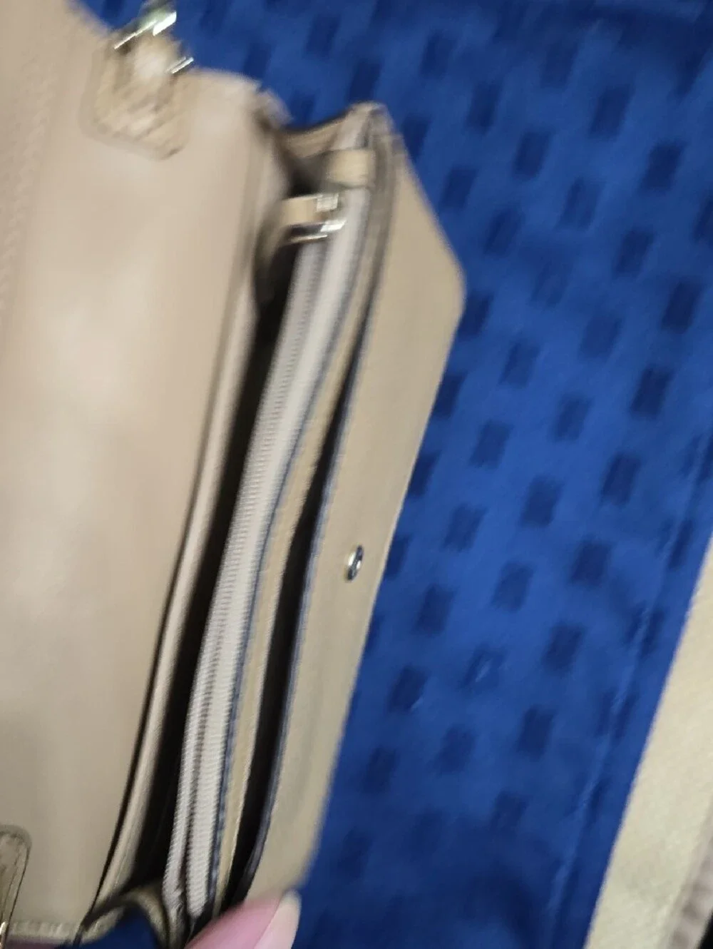 Michael Kors Pebbled Leather Jet Set Crossbody in Beige