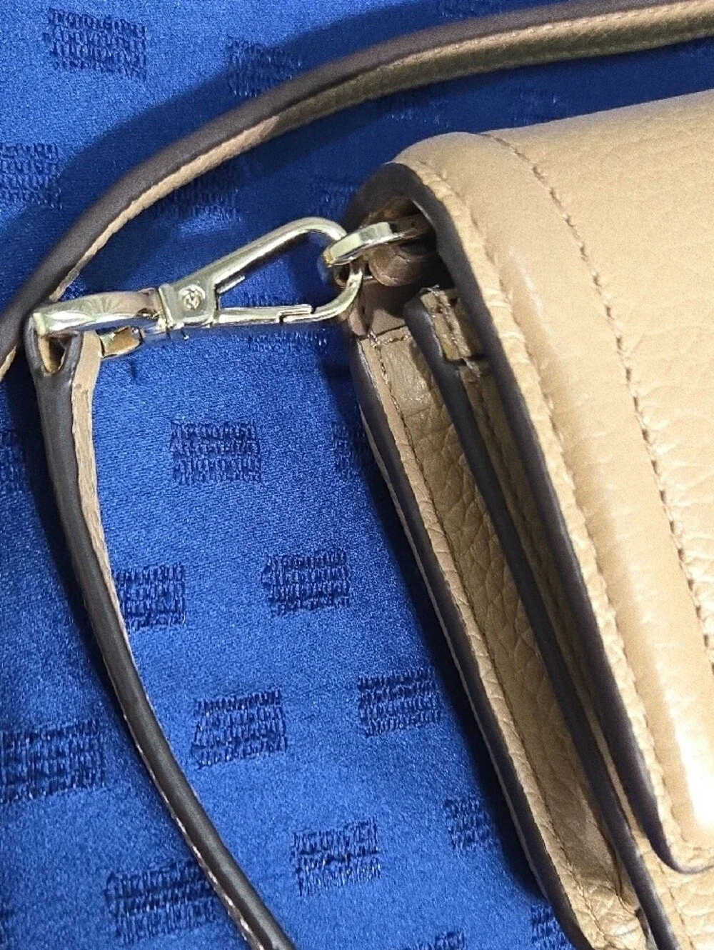 Michael Kors Pebbled Leather Jet Set Crossbody in Beige