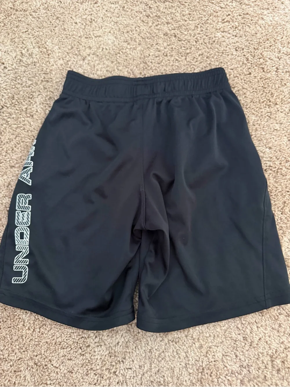 Under Armour Boys HeatGear Loose Fit Athletic Shorts Black Graphic Youth YXS