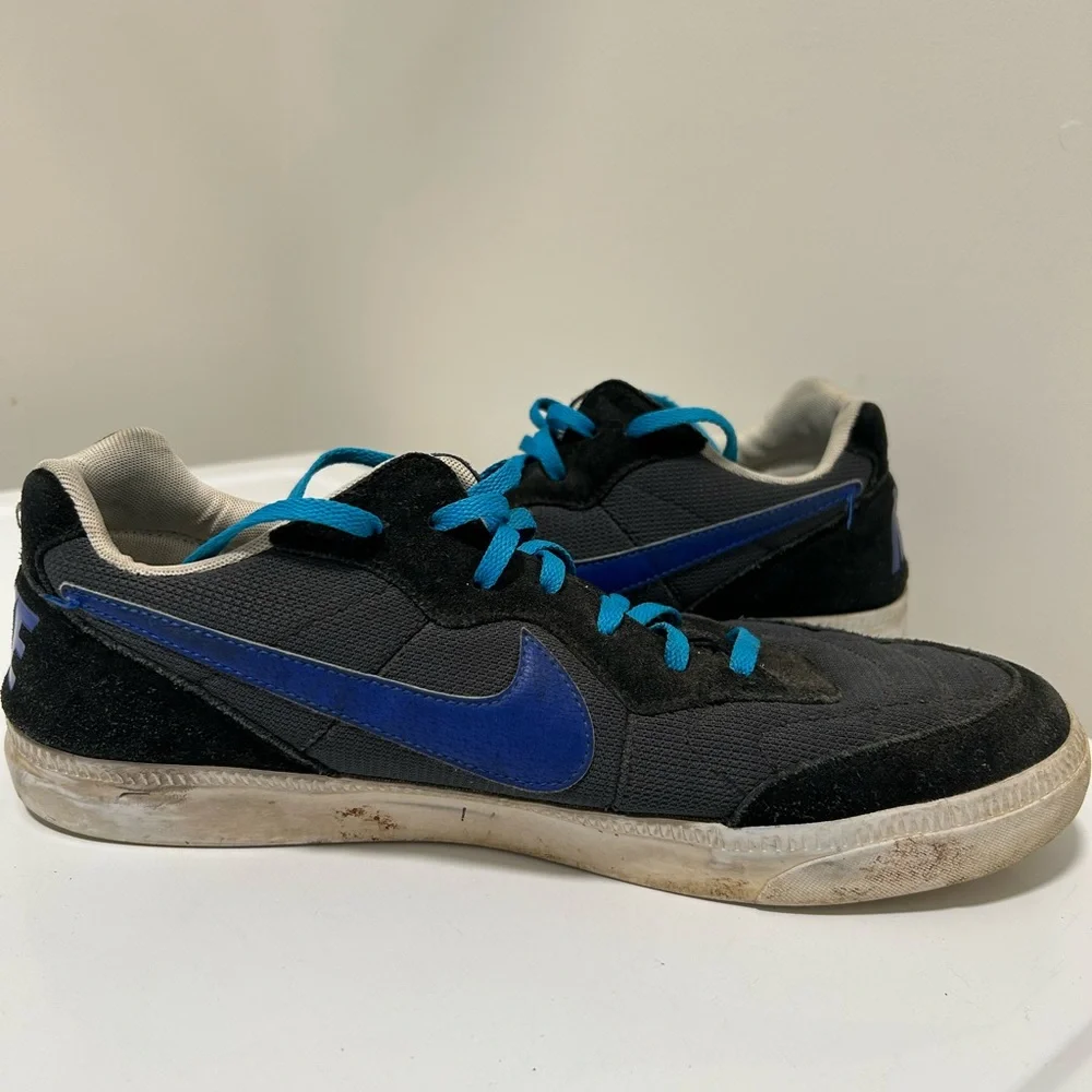 Nike men’s tiempo