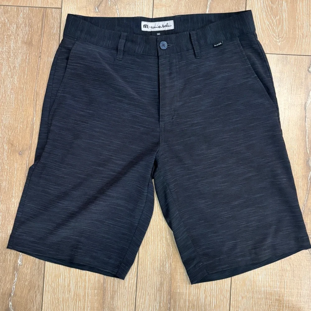 TravisMathew Men’s 30 Black Striped Hybrid Golf Shorts Performance