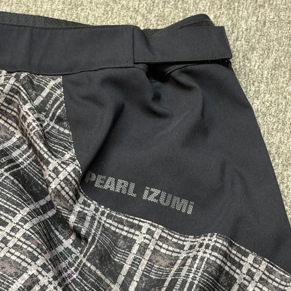 Pearl‎ Izumi Cycling Shorts Mens XL Black Gray Plaid Padded MTB Baggy