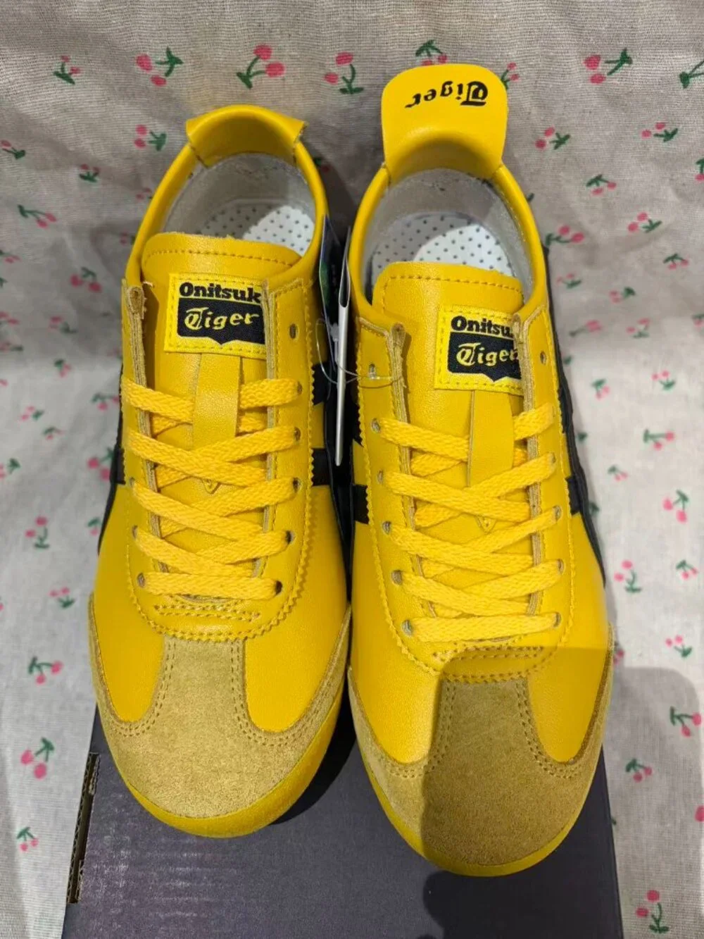 Onitsuka Tiger by Asics iconic low