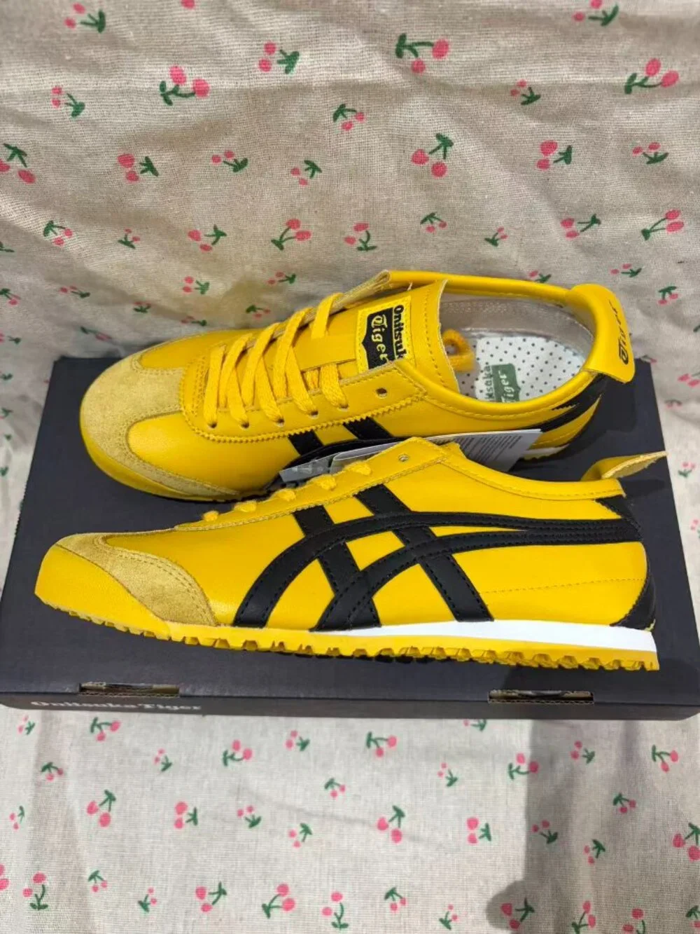 Onitsuka Tiger by Asics iconic low