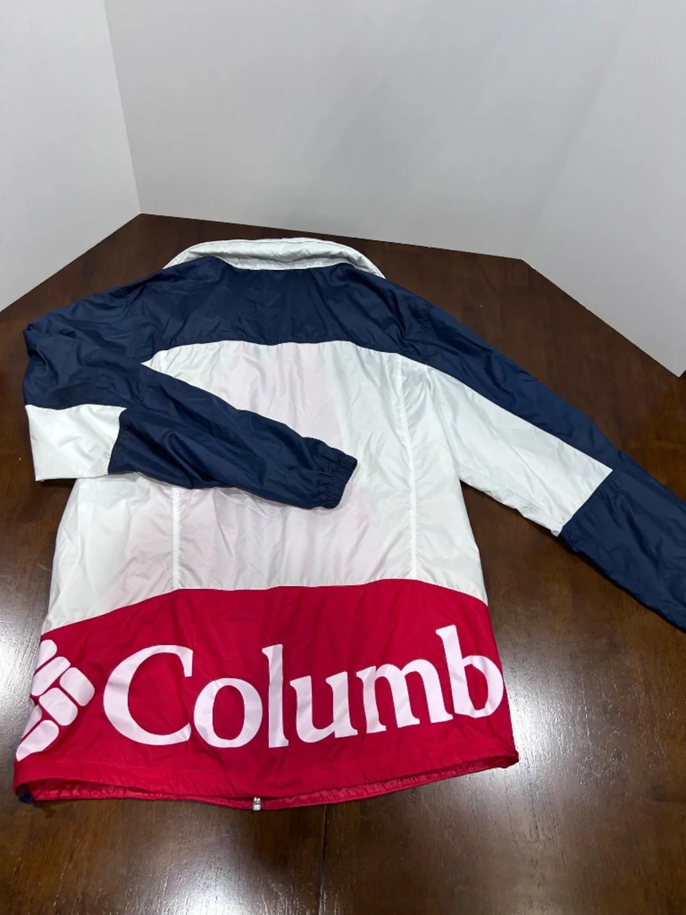 Columbia Sportswear Company columbia windbreaker