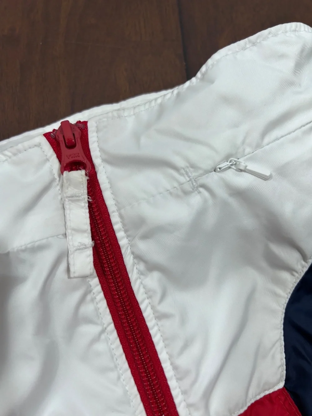Columbia Sportswear Company columbia windbreaker