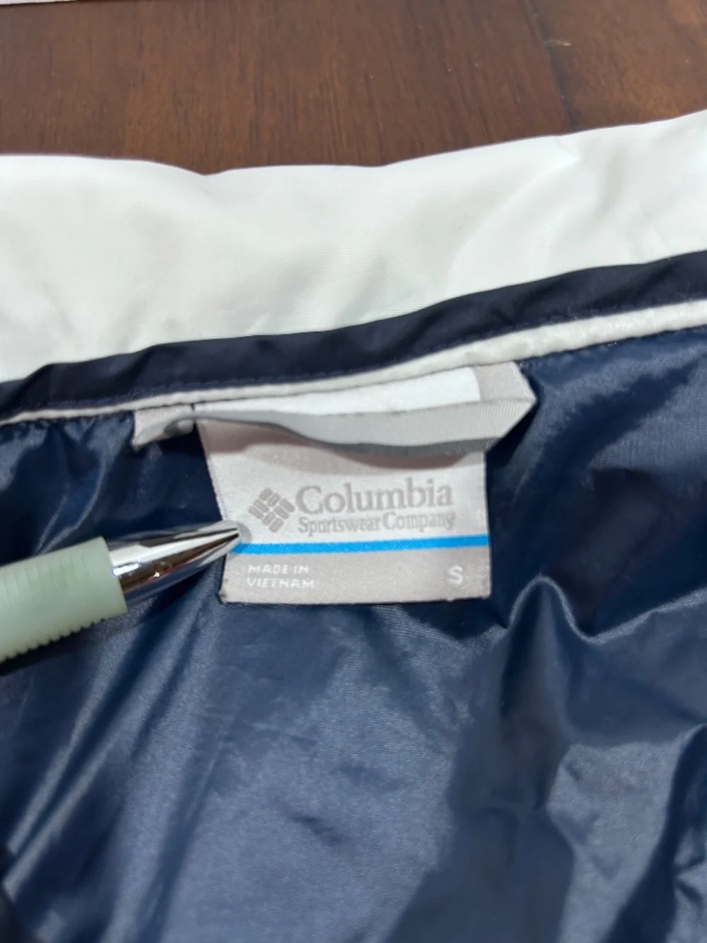 Columbia Sportswear Company columbia windbreaker