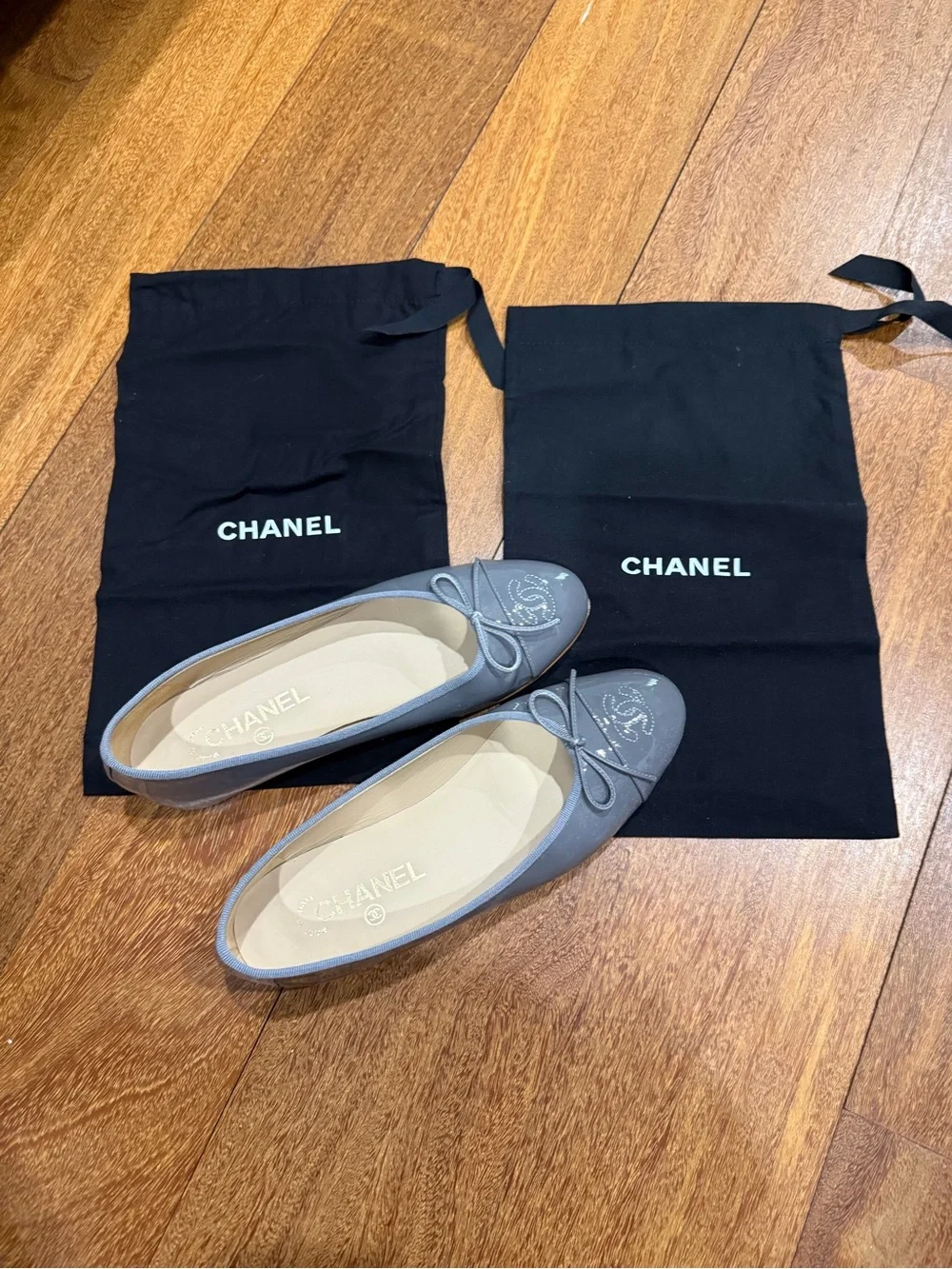 CHANEL authentic classic