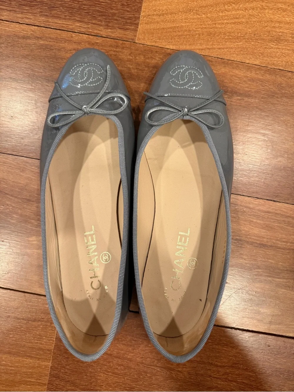 CHANEL authentic classic