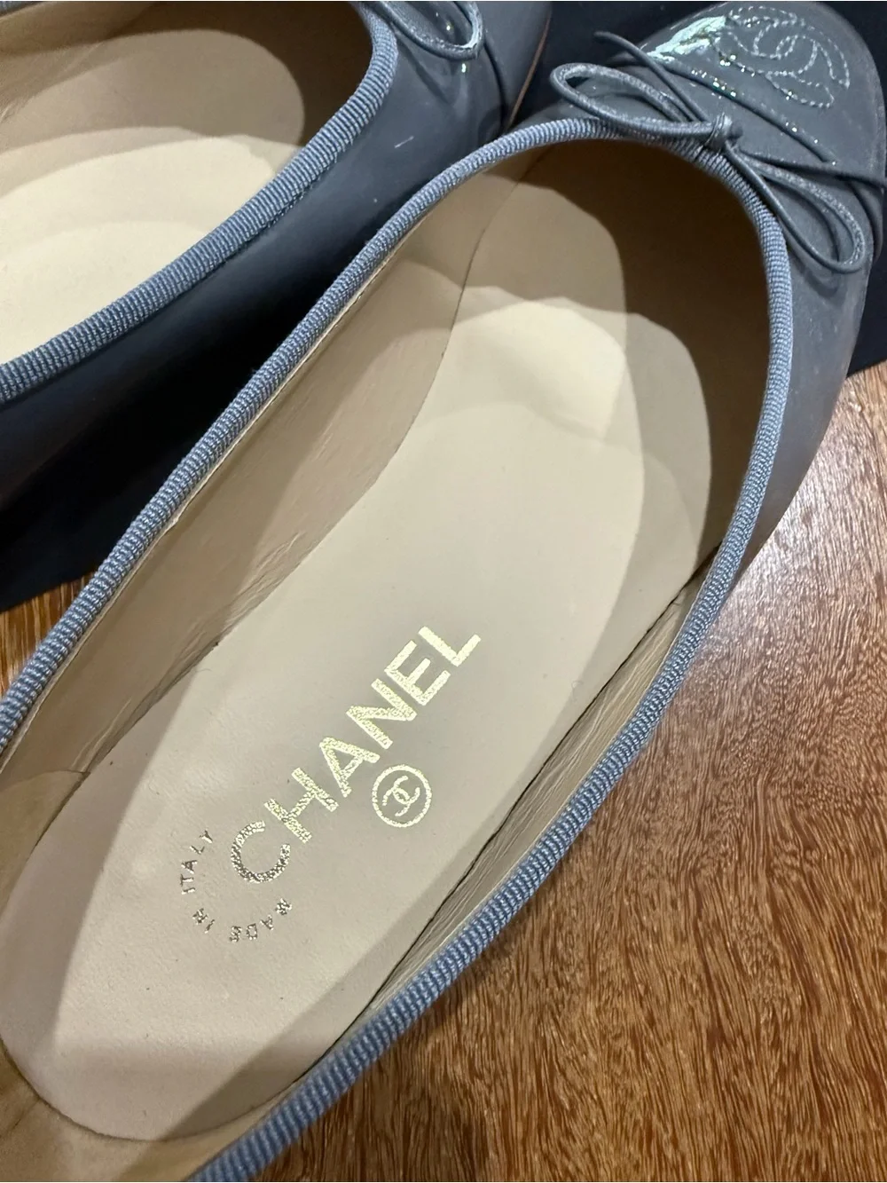 CHANEL authentic classic