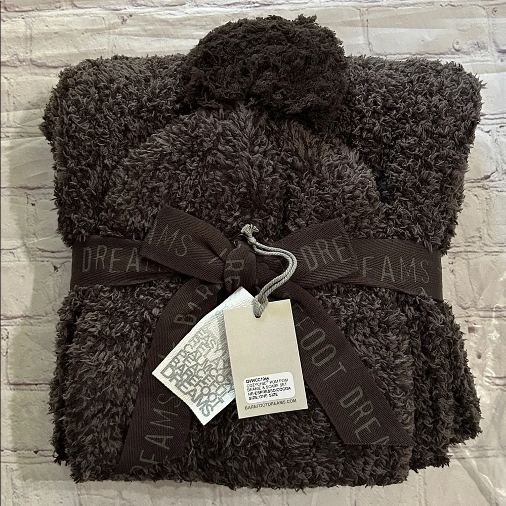 Barefoot Dreams NWT CozyChic Pom Pom Beanie & Scarf Set Espresso OS Chenille