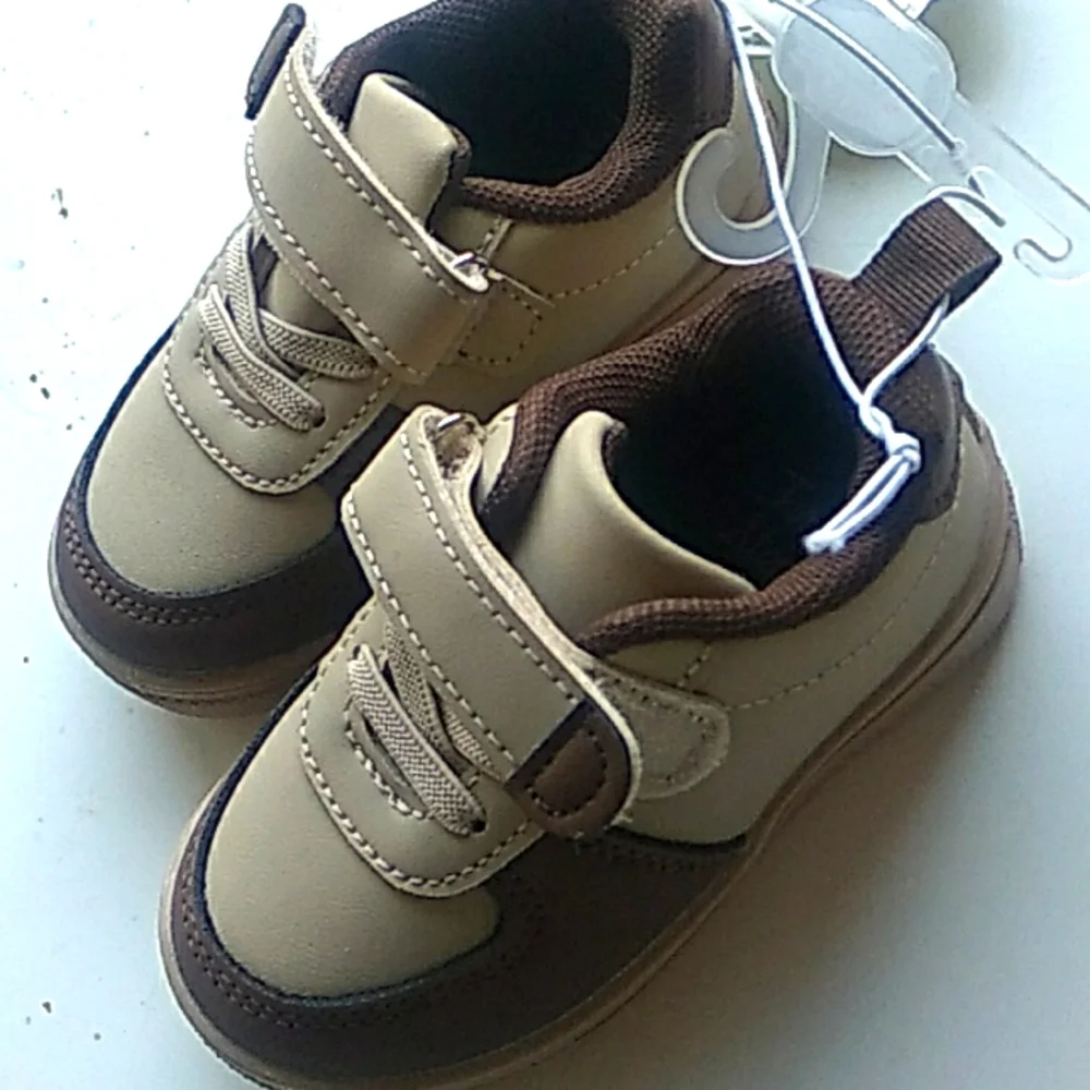 Nike tan brown