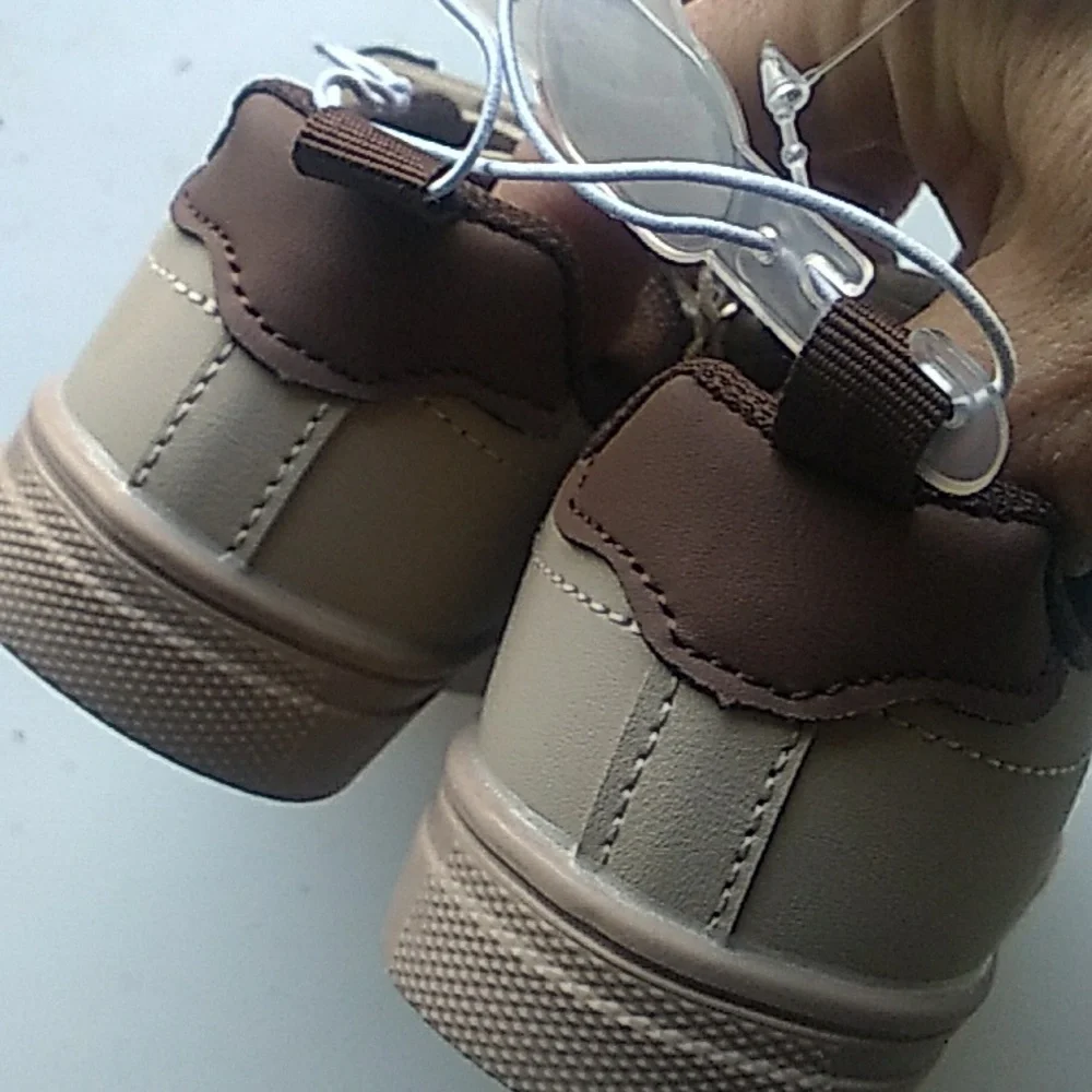 Nike tan brown