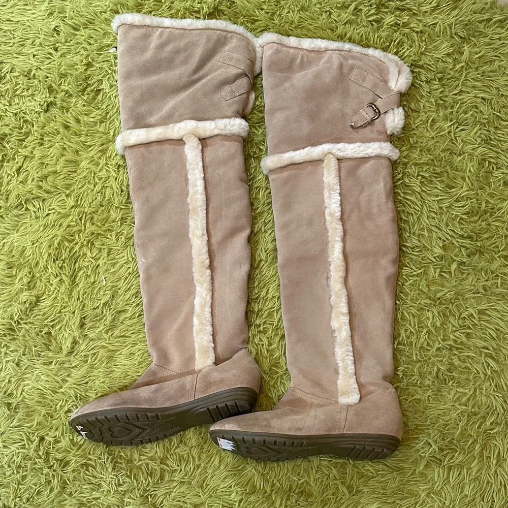 Source Unknown model sample