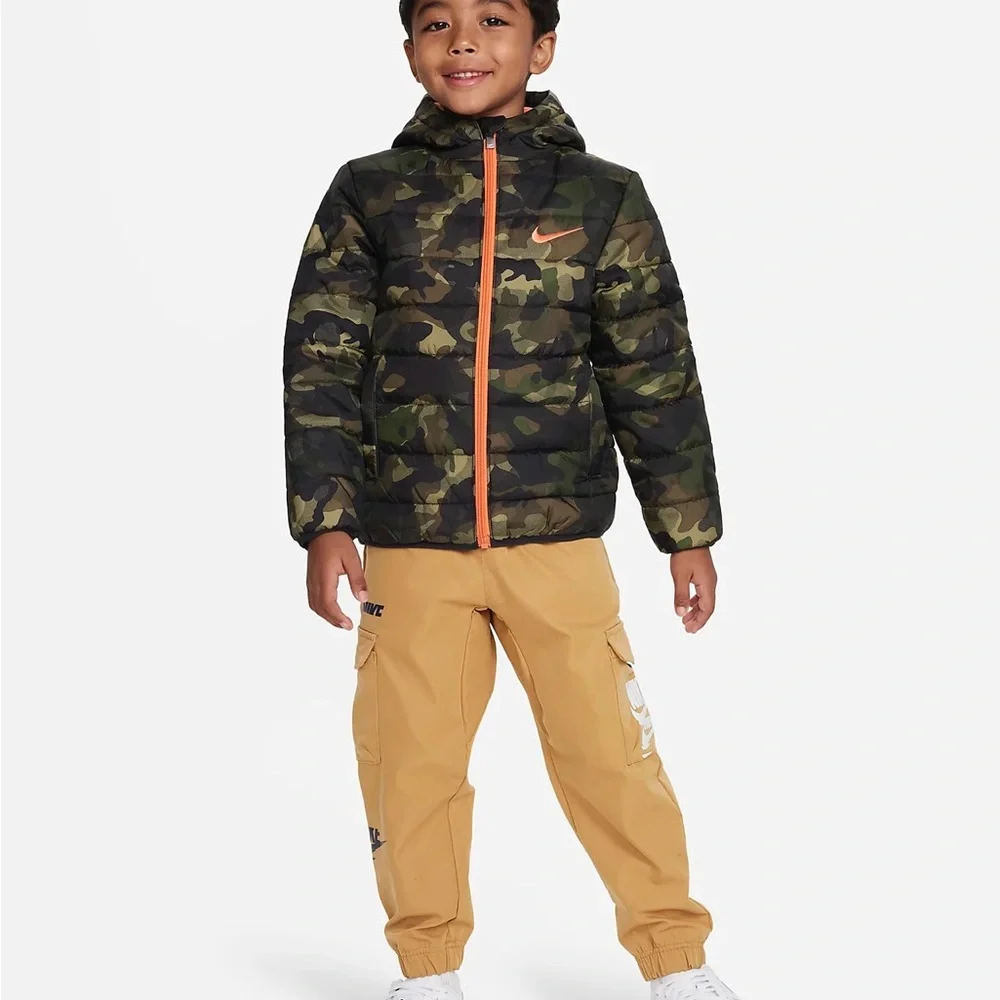 Nike essential padded