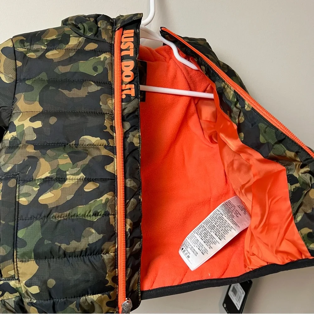 Nike essential padded