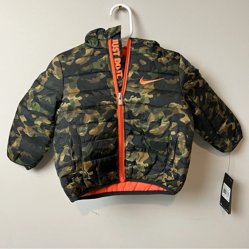 Nike essential padded