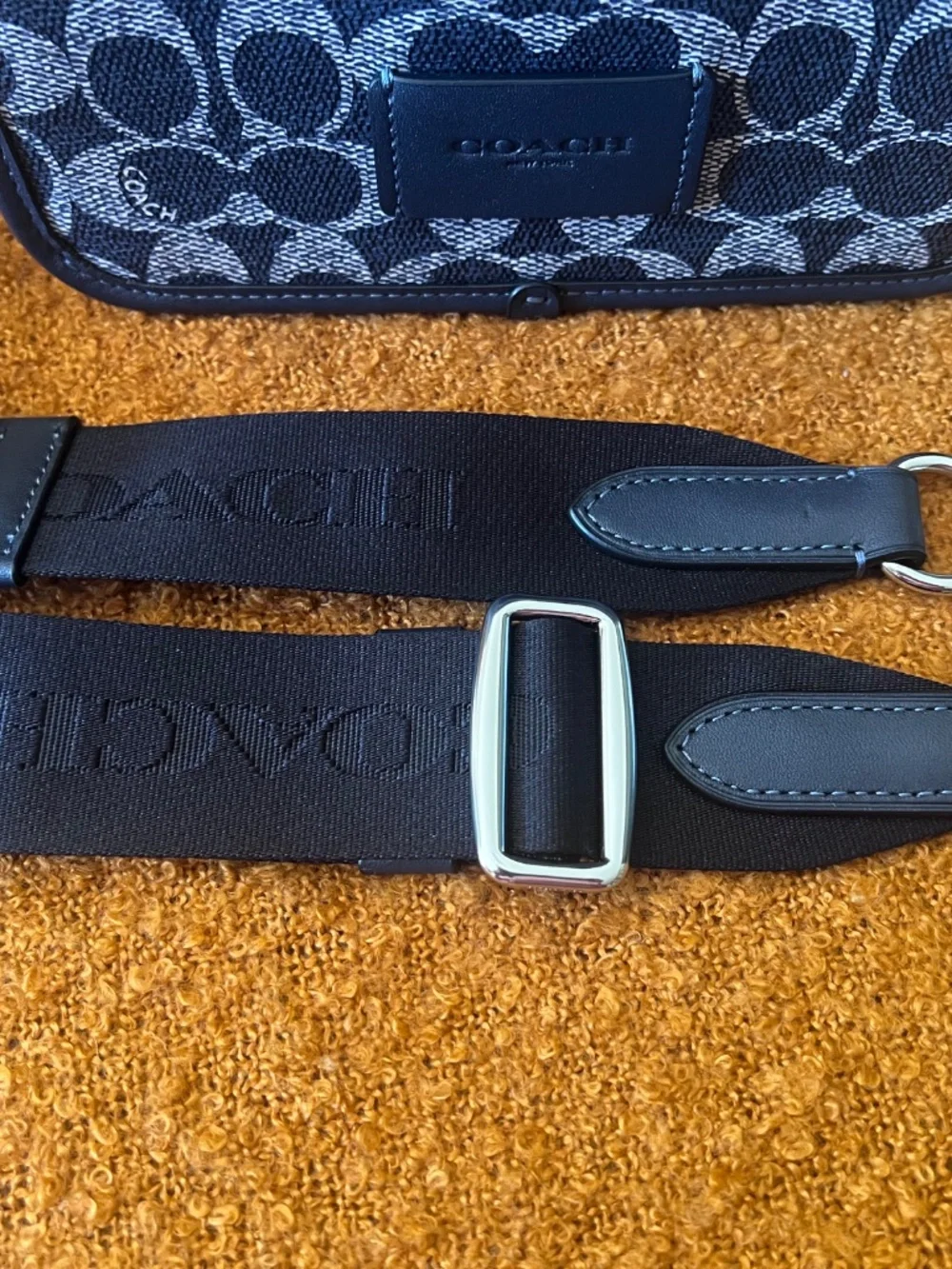 Coach Original  blue sling bag detachable