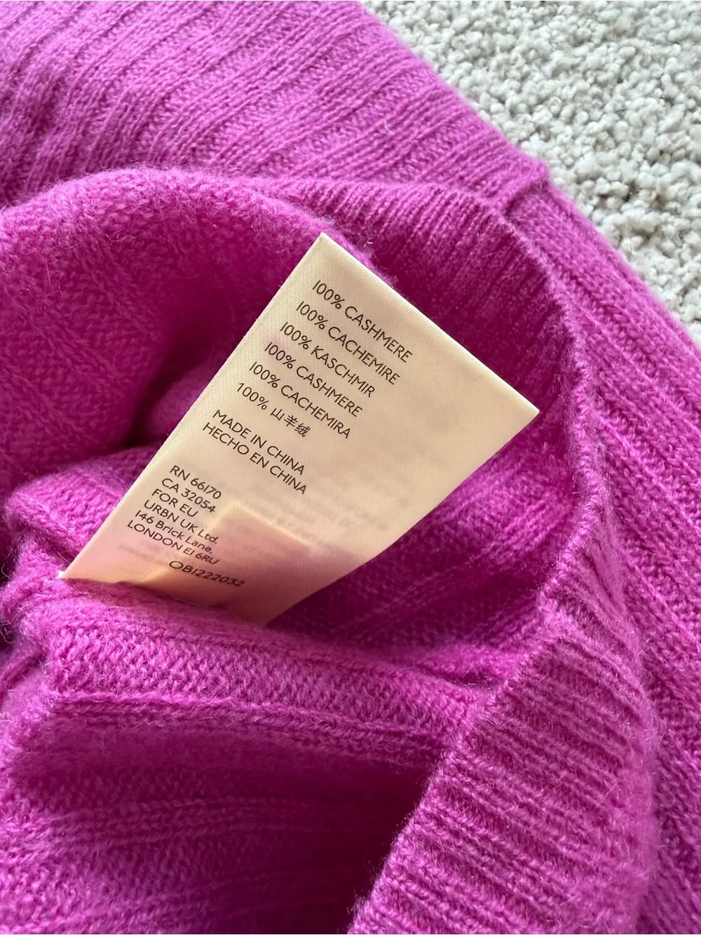 Free People Cropped V-Neck 100% Cashmere  Sweater in Fuchsia