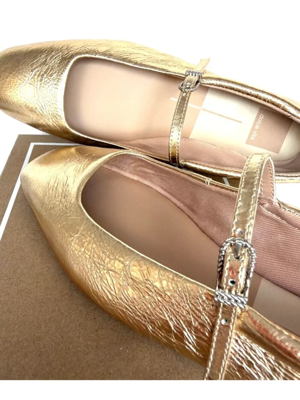Dolce Vita contemporary mary