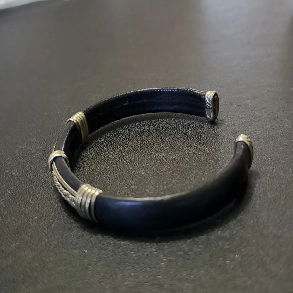 Unbranded cuff bracelet