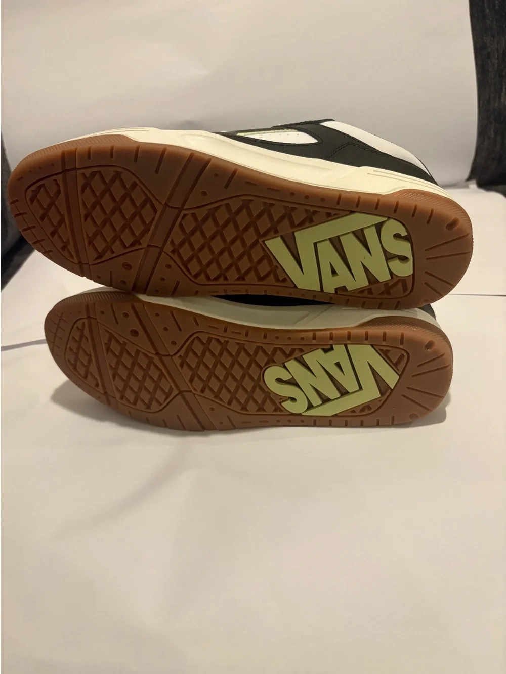 Vans low top