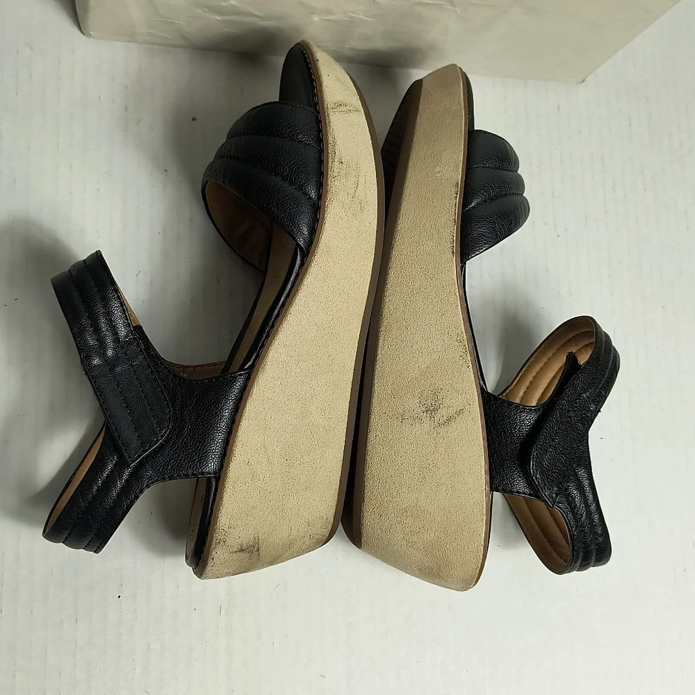 Clarks pre owned