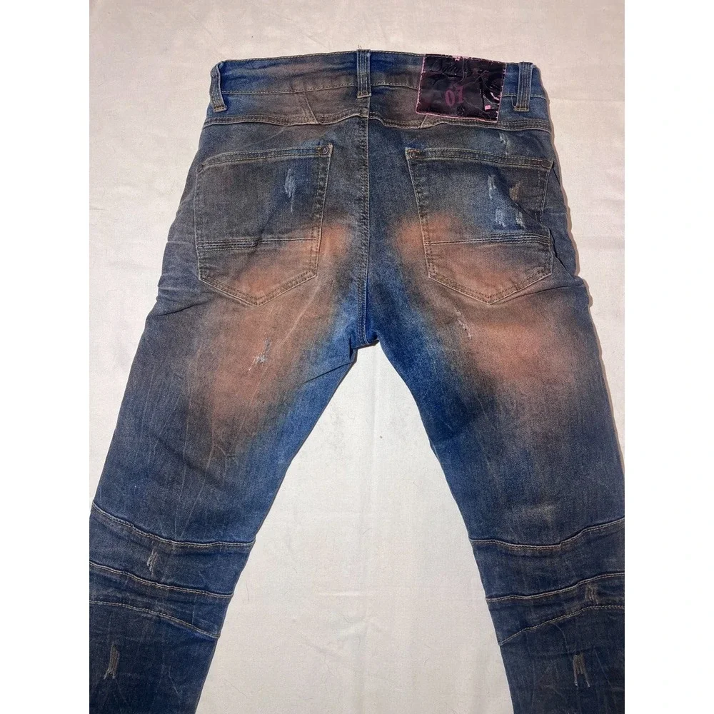 The Square Zero stains scuffs