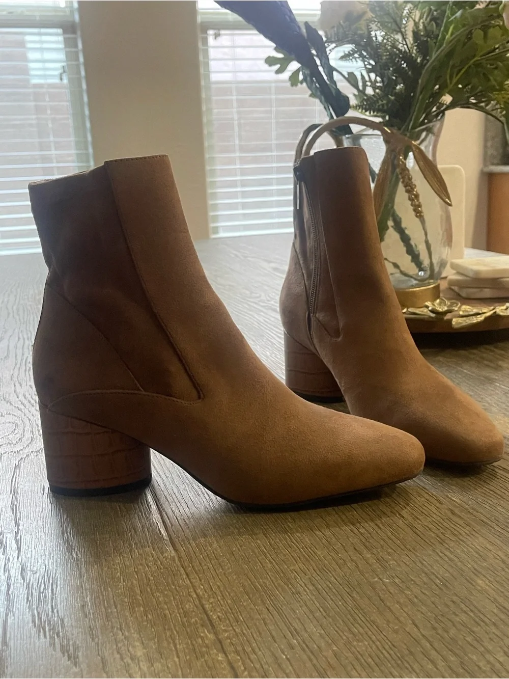 Donald J. Pliner sleek tan