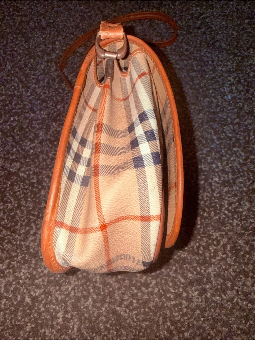 Burberry classic crossbody