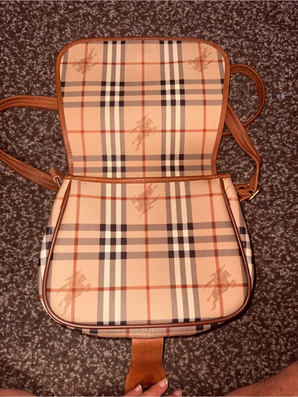 Burberry classic crossbody