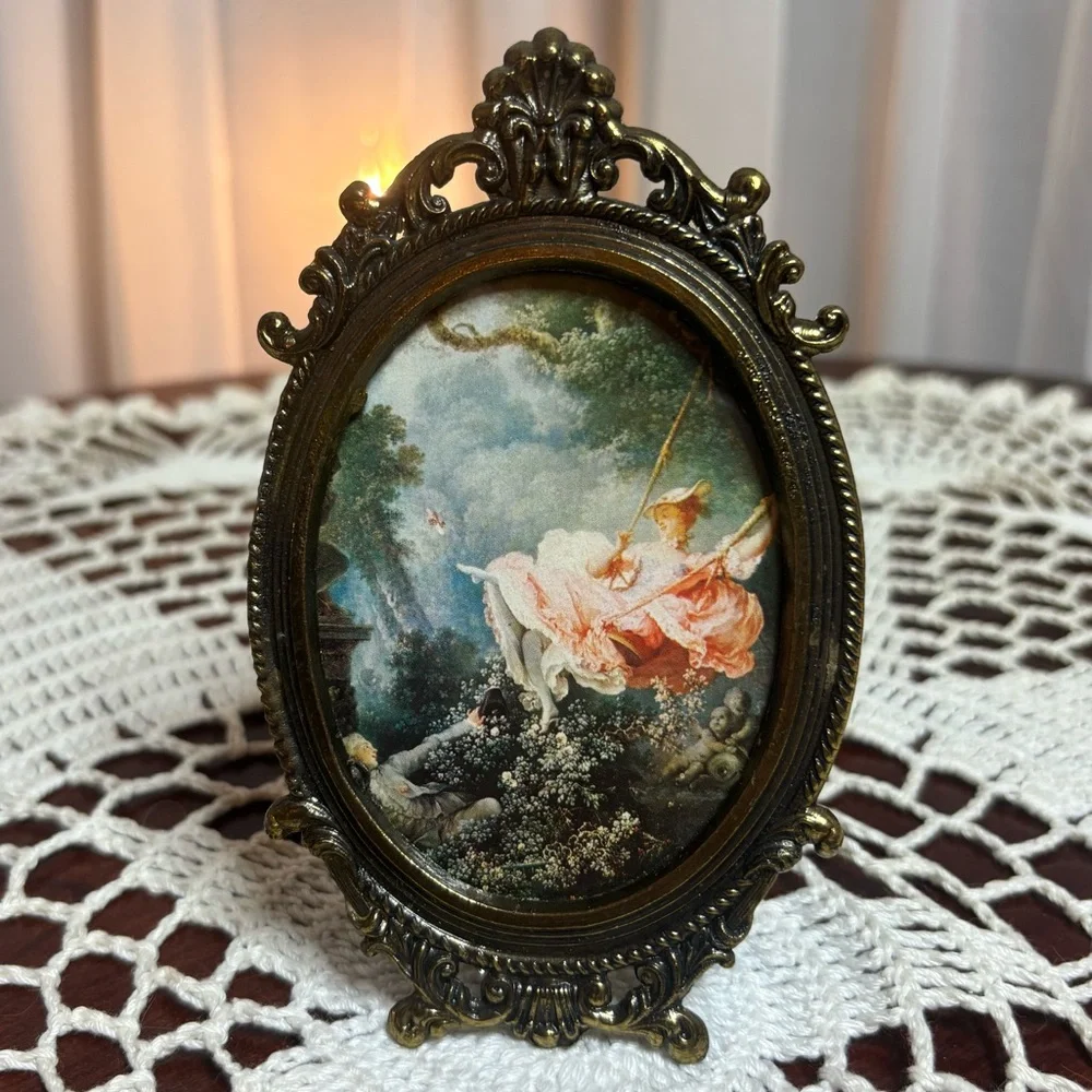 Antique Victorian Photo Frame Ornate Floral Scrolled Gold Brass Vintage Picture