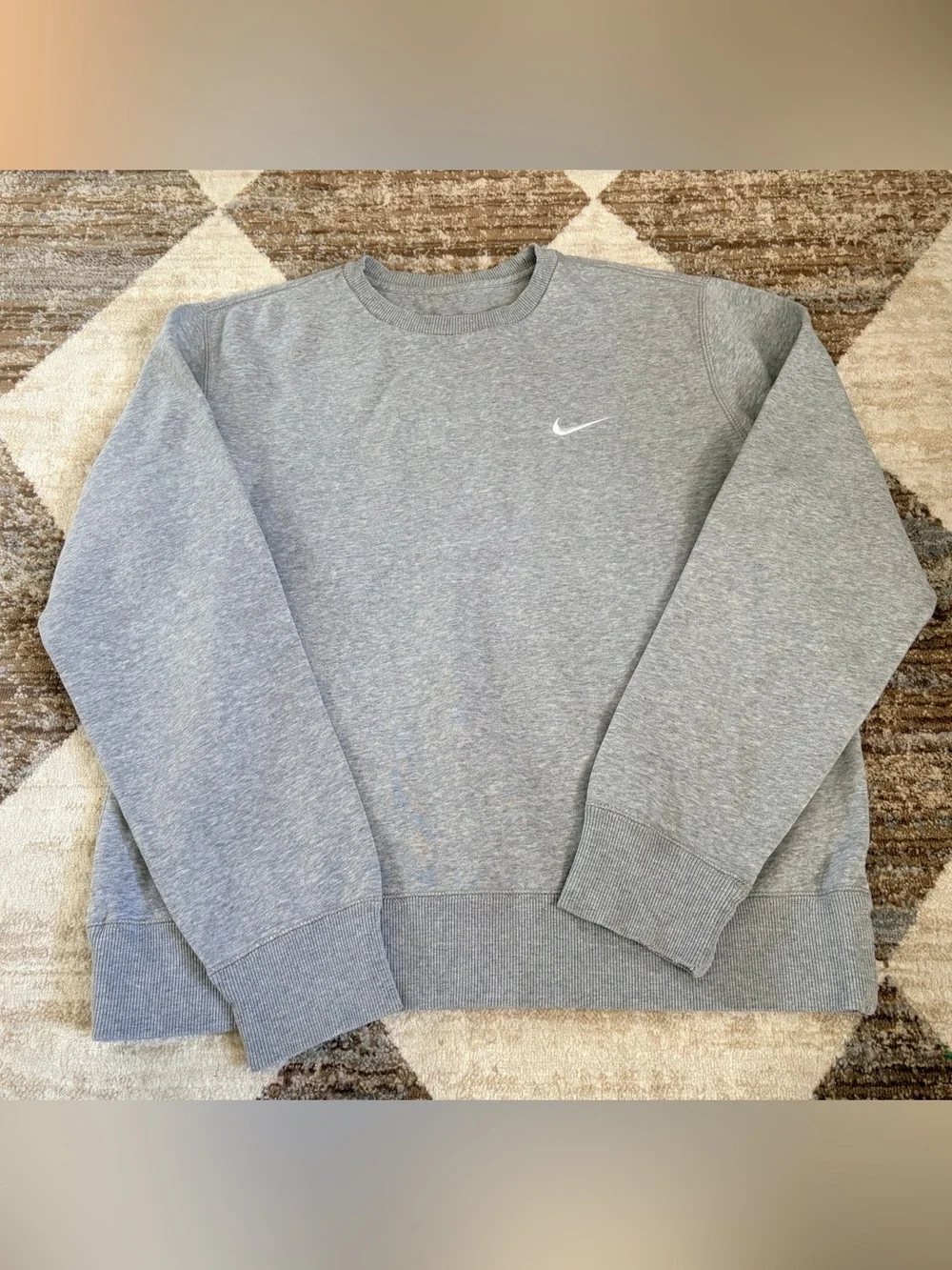 Nike Men's Light Grey Crewneck Sweatshirt with White Swoosh