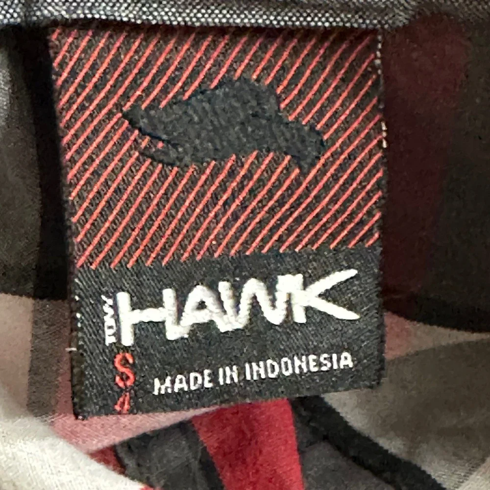 Tony Hawk shirt features fashion